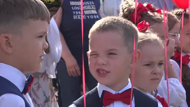 Первый раз, в первый класс! смотреть онлайн