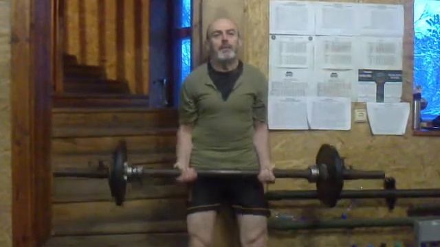 бицепс,аксель,45кг(100фунтов)13раз,лимит времени-1 минута