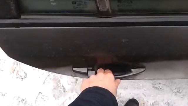 Видео: Как открыть заднюю правую дверь в Opel Astra H? смотреть онлайн