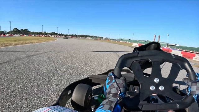 HOW to DRIVE A RENTAL KART (WIN YOUR NEXT LEAGUE RACE) смотреть онлайн