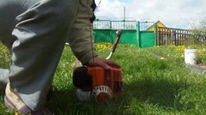 Заправка и запуск мотокосы Stihl fs 130 после зимнего хранения.