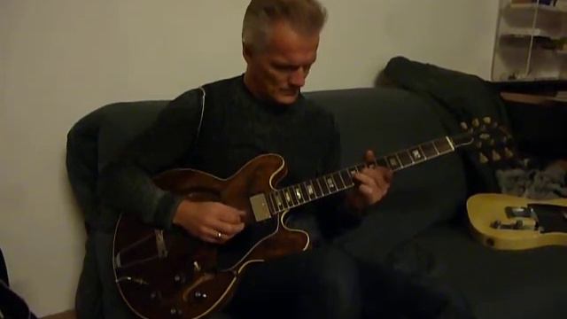 1974 Gibson ES 335 with "Theo Dahlem" PAF Humbucking Style Pickups смотреть онлайн