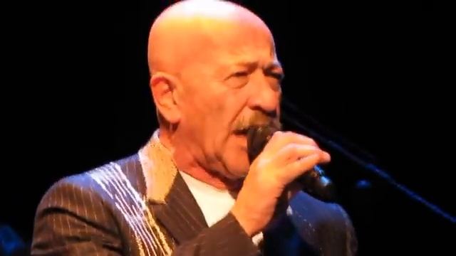 Александр Розенбаум- Днем и ночью (Ашдод 2.11.2013) смотреть онлайн