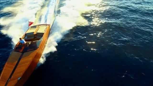 Building a dream - The 10.5 Titian Tender смотреть онлайн