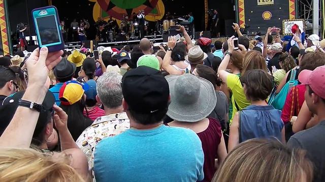 Bachata Rosa - Juan Luis Guerra at the New Orleans Jazz & Heritage Festival 2013 смотреть онлайн