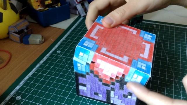 Бумажный Minecraft: Стол зачаровывания смотреть онлайн