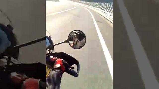 BMW GS 650. Пролет по трассе смотреть онлайн