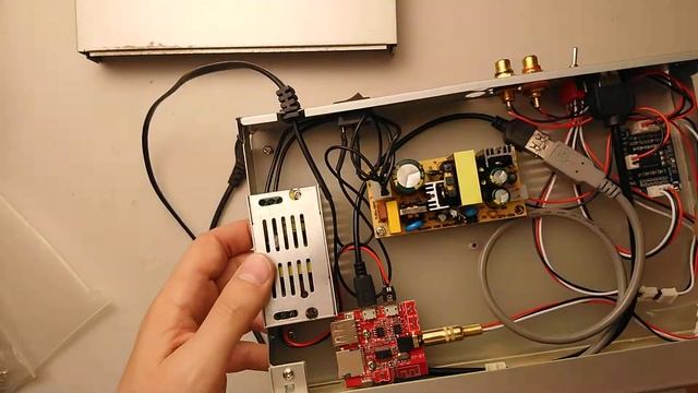 Простой и дешевый корпус для Mp3-плеера и самодельного усилителя смотреть онлайн