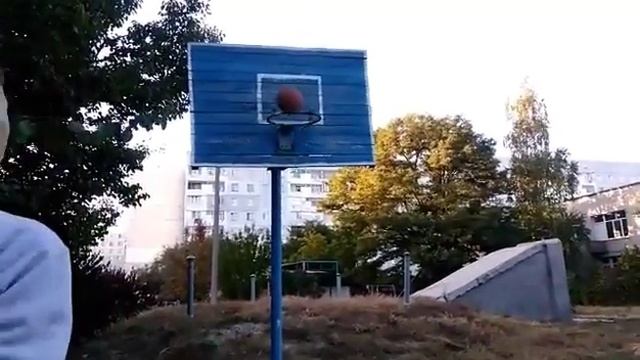 BASKETBALL REVERSE — КАК ЗАКИНУТЬ МЯЧ В КОЛЬЦО смотреть онлайн