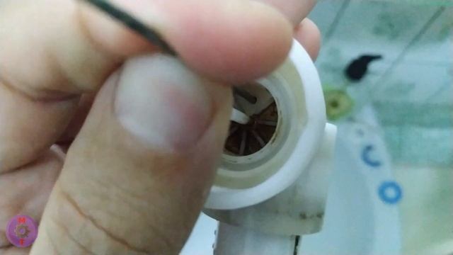 Сливной бачок не выключает воду - исправляем