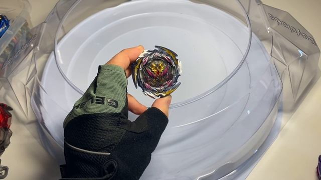 ТЕСТИРУЮ ДИНАМИТ БЕЛЛИАЛА ПРОТИВ 4го СЕЗОНА / Бейблэйд Бёрст / Beyblade Burst смотреть онлайн