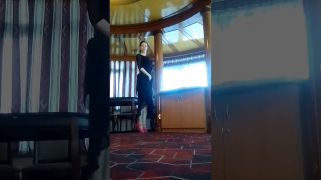 Моя первая попытка встать на пальцы без пуантов #shorts #пальцы #танцы #пуанты #туфли #shoes #balle смотреть онлайн
