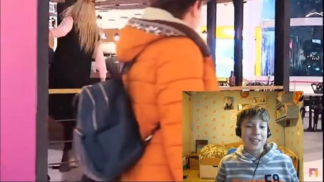 /Ян Озолин/ Реакция на ЯнГо Тверк в общественных местах/челлендж. смотреть онлайн