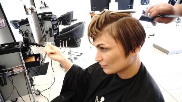 STACKED BLONDE PIXIE BOB CUT - AMAZING SHORT HAIRCUT