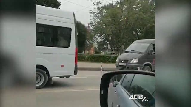 Скорая стоит в пробке на Сахалинской смотреть онлайн