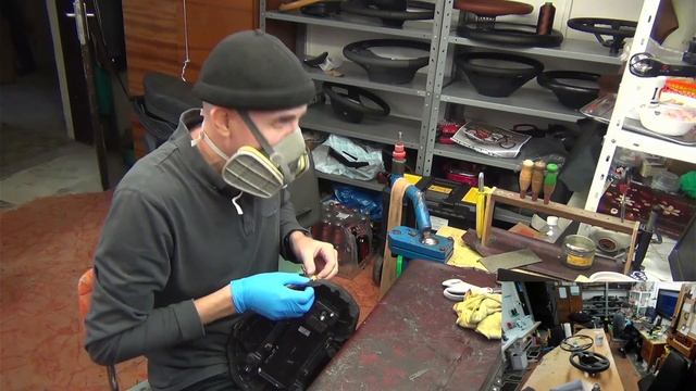 Контролёр пытается шить руль Жигули. Стрим из мастерской по перетяжке рулей. смотреть онлайн