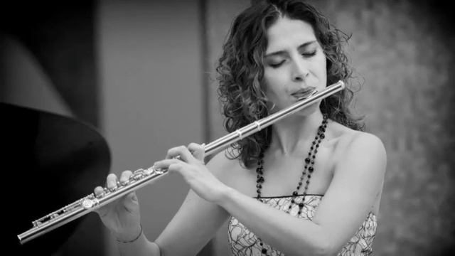 Astor Piazzolla, Ave Maria - Sarah Rulli, flute & Mario Stefano Pietrodarchi, accordion смотреть онлайн