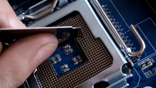 Как исправить сломанные контакты на Socket 775 Без Пайки смотреть онлайн