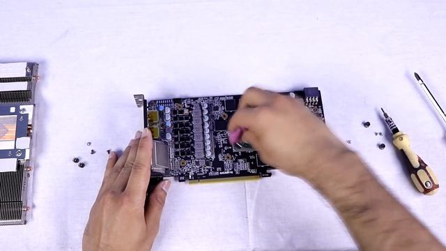 Gigabyte RX580 | Teardown & Inside Look смотреть онлайн