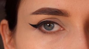 Стрелки для нависшего века / 5 способ нарисовать идеальные стрелки на нависшем веке