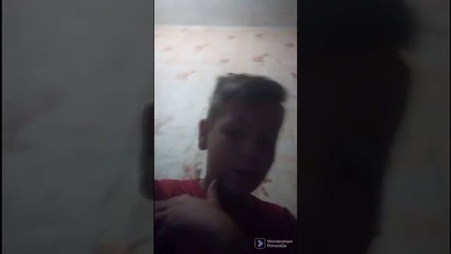 объясняю, в чем мне играть - в Майнкрафт или роблокс. смотреть онлайн