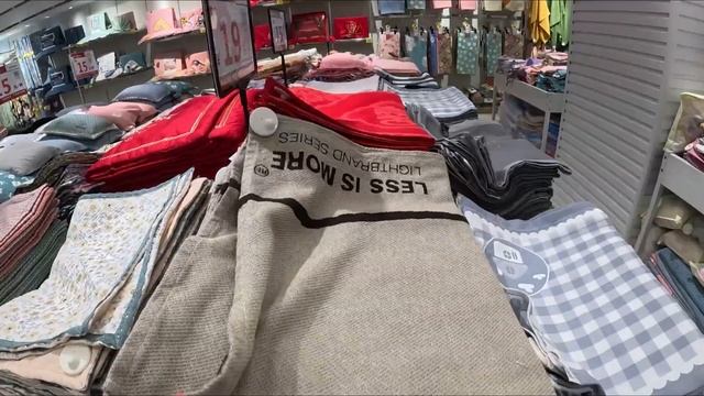 Китай / Мишань 27.08.23 / Социальный магазин на дорогой улице / магазин YISHion / ужин в лапшичной смотреть онлайн