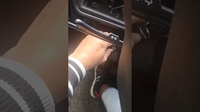 не заводится ваз 2107 инжектор аккумулятор новый стоит бензина есть смотреть онлайн