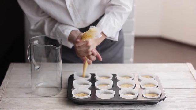 Ванильные капкейки от Eclair Home Bakery смотреть онлайн