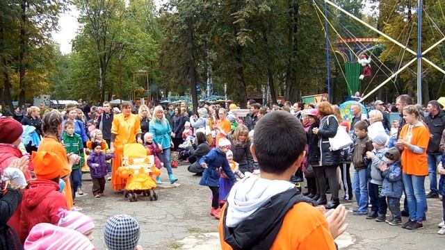 Парк Космонавтов. Рыжий парад на Фестивале Рыжих. Ленинский район Ижевск смотреть онлайн
