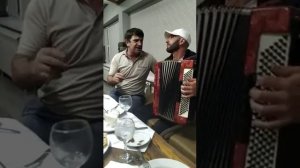 Четкая аварская песня на баяне