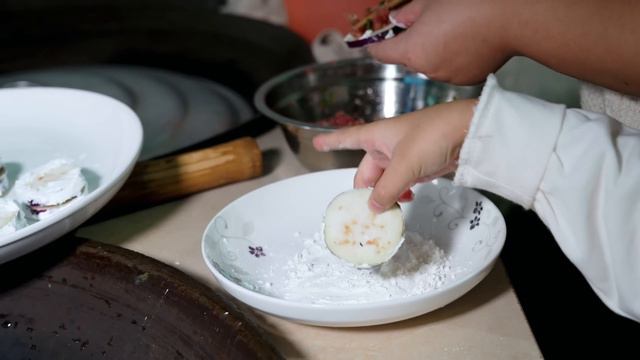 婆婆回來了，兒媳做一盤茄盒，做的很成功 смотреть онлайн