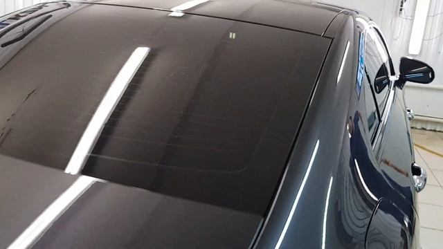 Mercedes CLS - оклеили хром вокруг окон черной глянцевой пленкой, тонировка Llumar ATR смотреть онлайн
