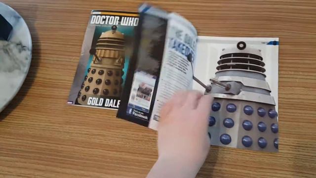 Doctor Who Figurine Collection Bonus Sliver & Gold Daleks смотреть онлайн