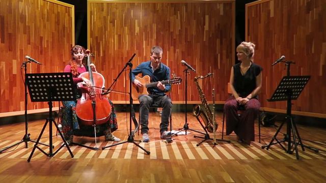 Trio Moyono - Moonlight in Vermont смотреть онлайн