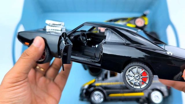 Box full of Model Car Jaguar, Nissan, Audi, Maserati, Peugeot, Pickup Truck , Police Pickup Truck 1 смотреть онлайн