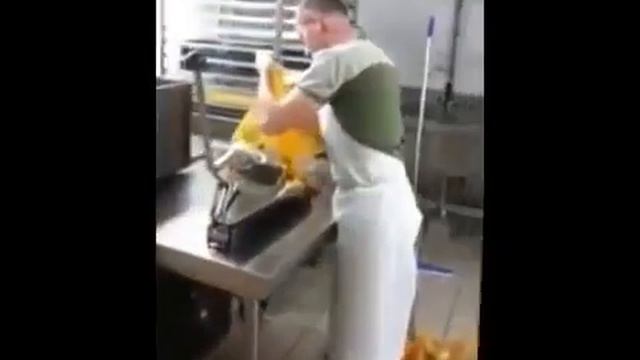 Жесть! Самый пугливый чувак на свете! смотреть онлайн