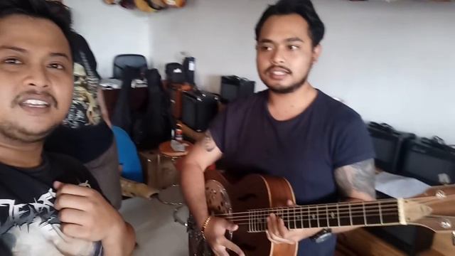 Jauh jauh Dari Pilipina MANILA beli Gitar Dobro washburn by dennystunt смотреть онлайн
