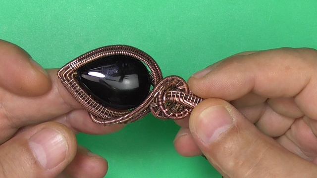 Кулон из медной проволоки и камня. Автор: Валерий Воробьев смотреть онлайн