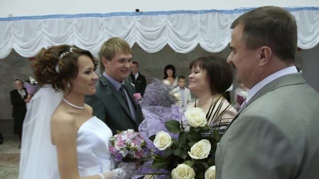 Молодожёны стали мужем и женой, регистрация в загсе смотреть онлайн