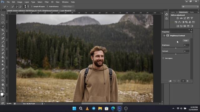 Text Behind The Man (object) Easy in Photoshop #ps #matheesha смотреть онлайн