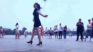 Каблучками тук-тук-тук