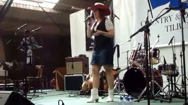 Tilburg, Amarant Festival, 10-06-2017 002, Miss Lane - Hillbilly Girl смотреть онлайн