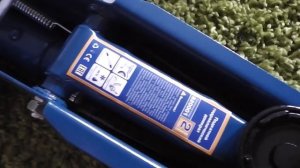 Обзор. Домкрат подкатной гидравлический Kraft 2т (в кейсе), КТ 820001