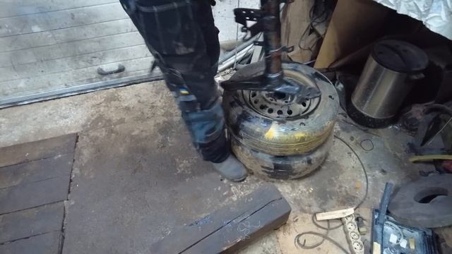 Проверили на проходимость по снегу и почистили снег! Трактор Т-40АМ в деле!!! смотреть онлайн