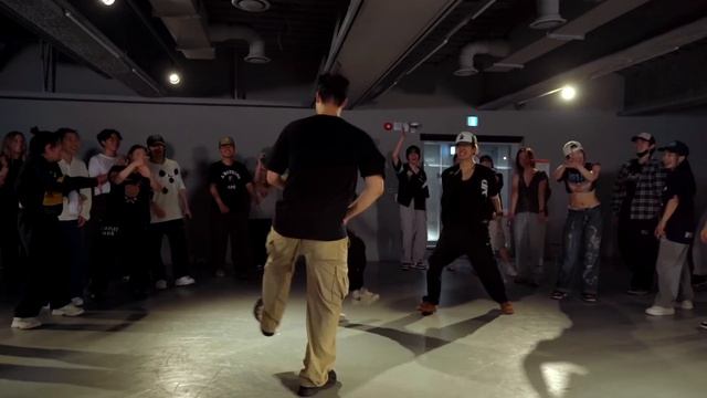 Cardi B - WAP ft. Megan Thee Stallion / Hui X Kamel Choreography смотреть онлайн