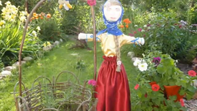 Огородное чучело на даче. Как украсить сад смотреть онлайн