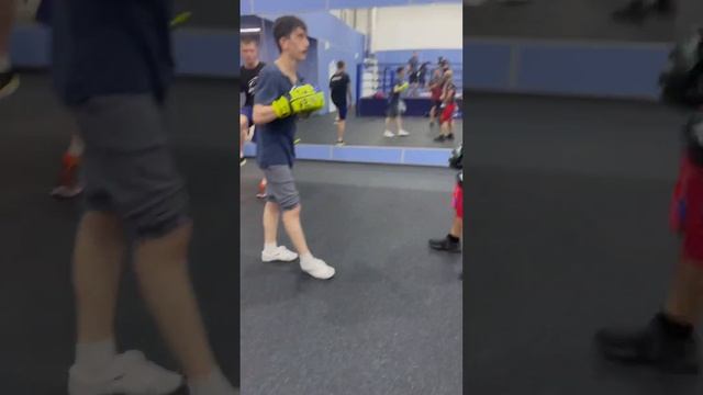 Бокс. Отработка в парах. #боксдлядетей #урокибокса #тренировка #boxing #training смотреть онлайн