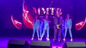 Dance Atmosphere на подтанцовке у певца Zaza