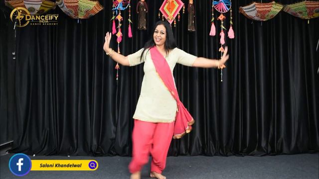 Mehndi Laga Ke Rakhna |  Dilwale Dulhania Le Jayenge | Wedding Dance | Dance By Saloni Khandelwal