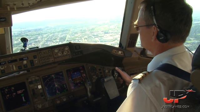 Piloting AIR CANADA Boeing 777-200LR to Toronto | Cockpit Views смотреть онлайн
